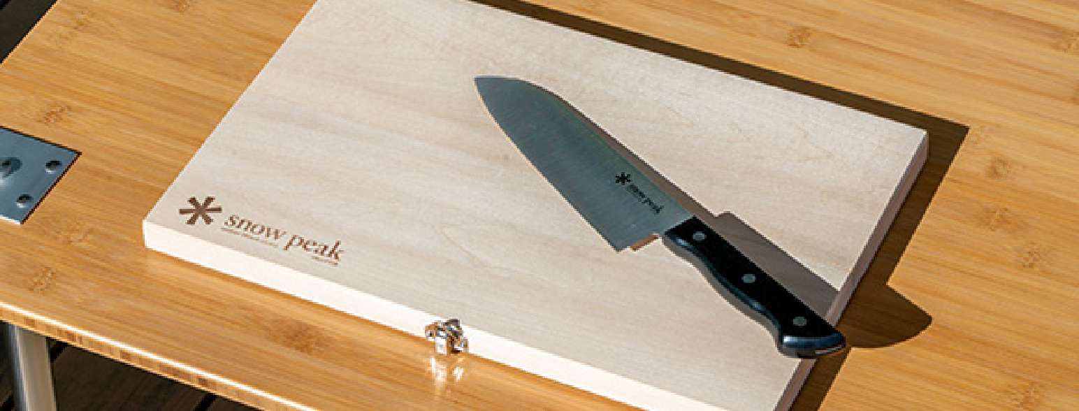 Snow Peak cutting boards and knives